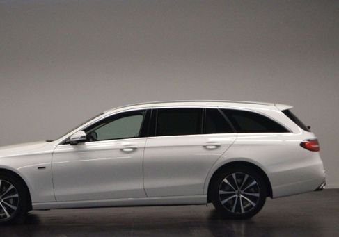 Mercedes-Benz E 300, 2020 3