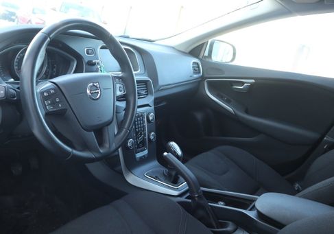 Volvo V40, 2018