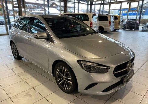 Mercedes-Benz B 180, 2024