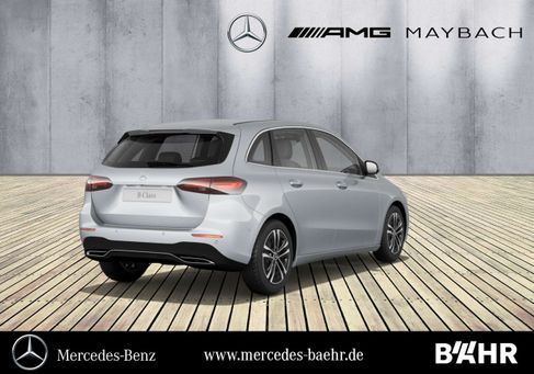 Mercedes-Benz B 180, 2023