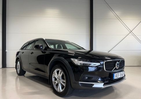 Volvo V90 Cross Country, 2021