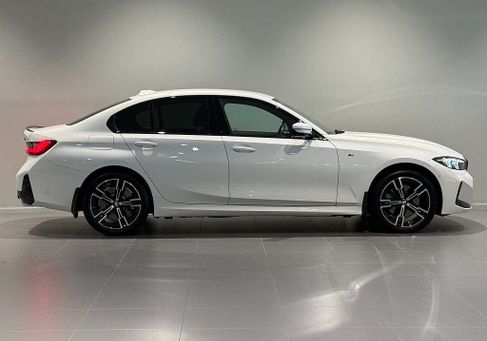 BMW 330, 2024 3