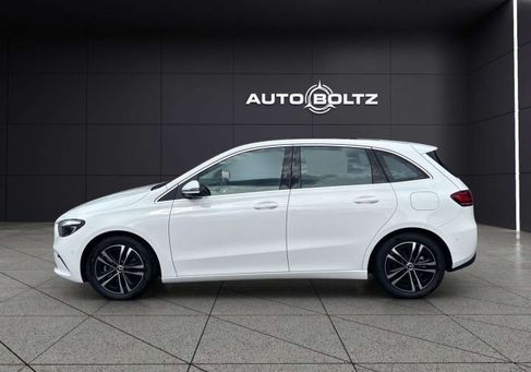 Mercedes-Benz B 180, 2024