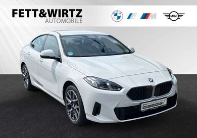 BMW 220, 2025