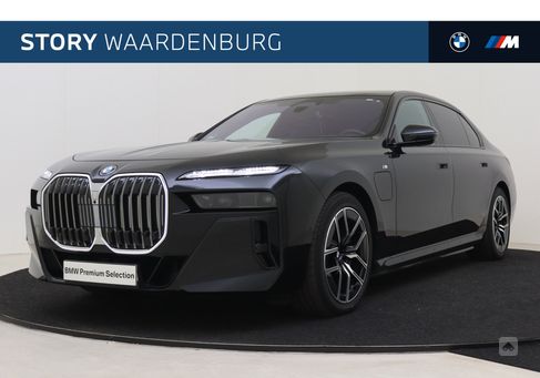BMW 750, 2024