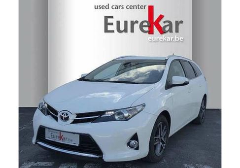 Toyota Auris, 2015