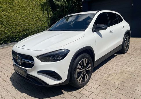 Mercedes-Benz GLA 200, 2024
