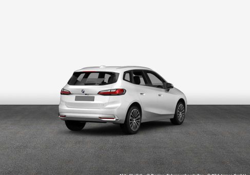 BMW 216, 2023