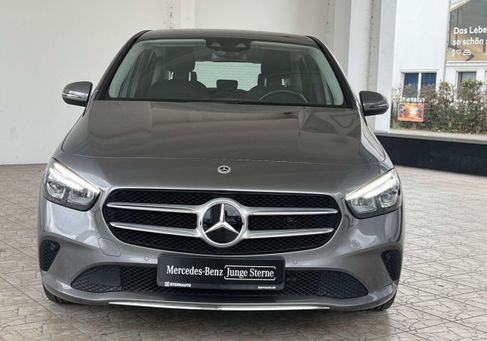 Mercedes-Benz B 200, 2022