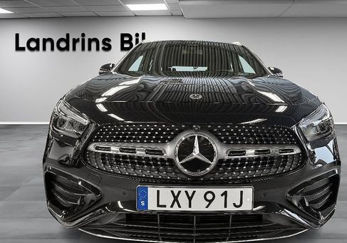 Mercedes-Benz GLA 200, 2025