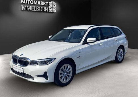 BMW 330, 2021