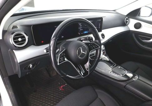 Mercedes-Benz E 220, 2022