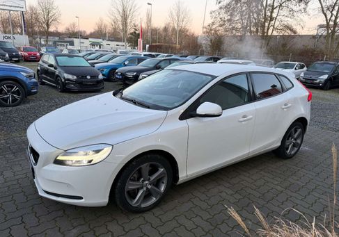 Volvo V40, 2018
