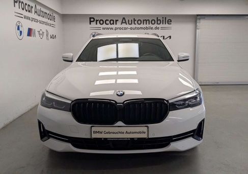 BMW 520, 2022 3