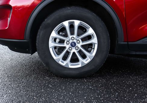 Ford Kuga, 2022