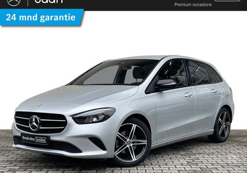 Mercedes-Benz B 180, 2022