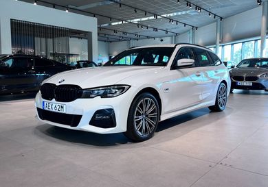 BMW 330, 2022