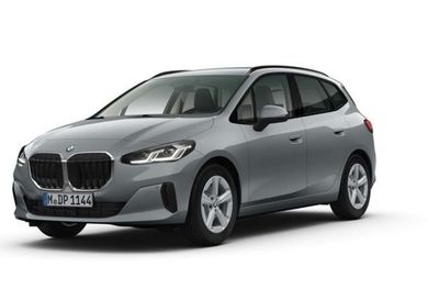 BMW 220, 2025