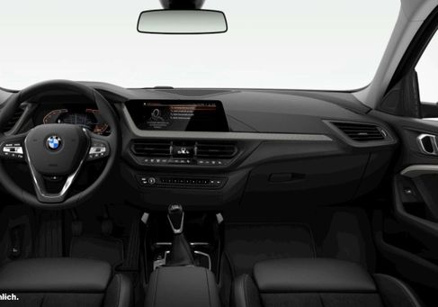 BMW 118, 2023