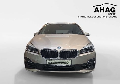 BMW 216, 2021