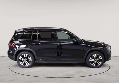 Mercedes-Benz GLB 200, 2023