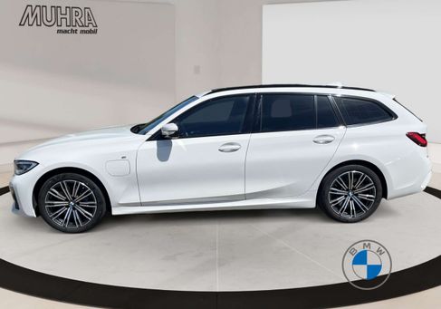 BMW 330, 2020