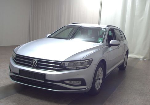 Volkswagen Passat, 2022