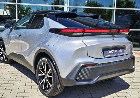 Toyota C-HR, 2025 3