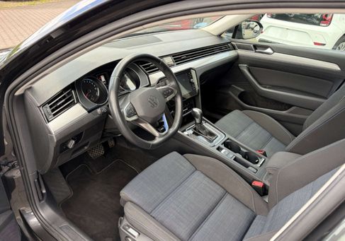Volkswagen Passat, 2021