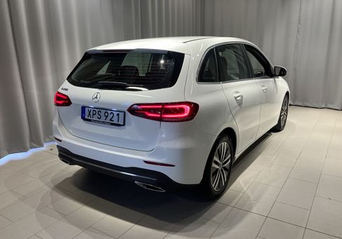 Mercedes-Benz B 200, 2022
