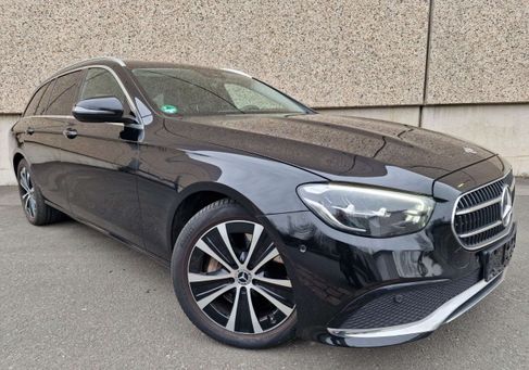 Mercedes-Benz E 300, 2022