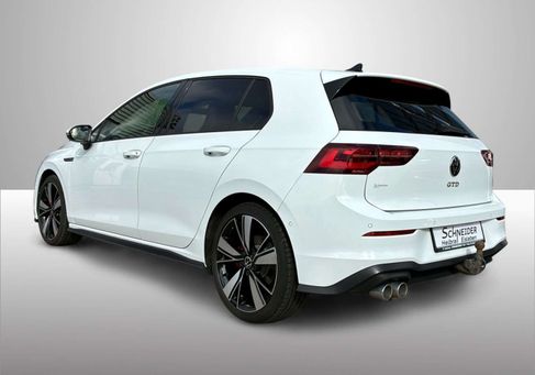 Volkswagen Golf, 2024
