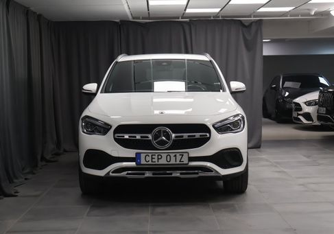 Mercedes-Benz GLA 180, 2023 3