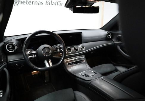Mercedes-Benz E 300, 2023 3