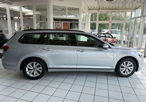 Volkswagen Passat Variant, 2023 3