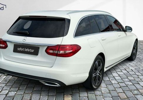 Mercedes-Benz 220, 2019