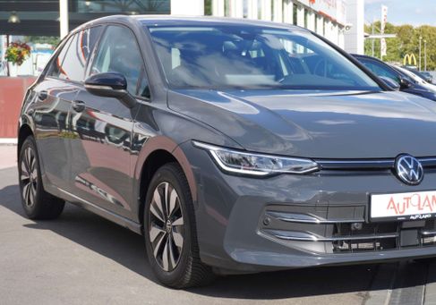 Volkswagen Golf, 2024 3