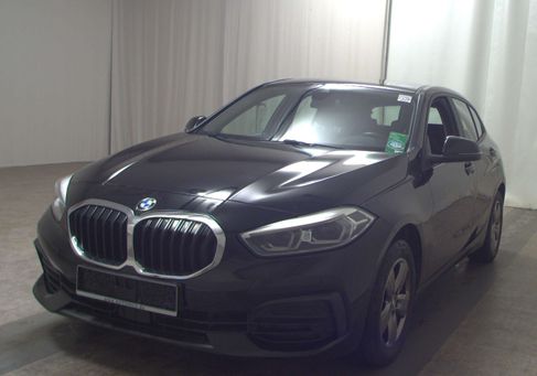 BMW 118, 2021