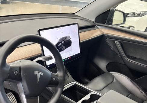 Tesla Model Y, 2023 2