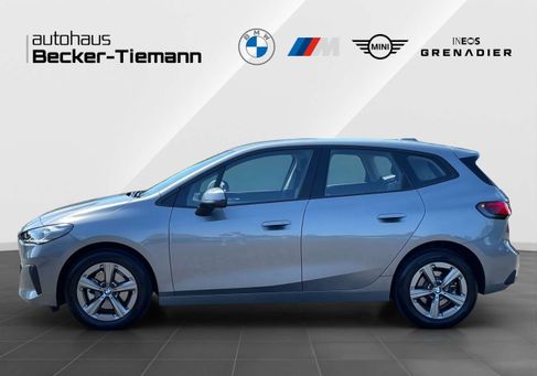 BMW 220, 2023 3