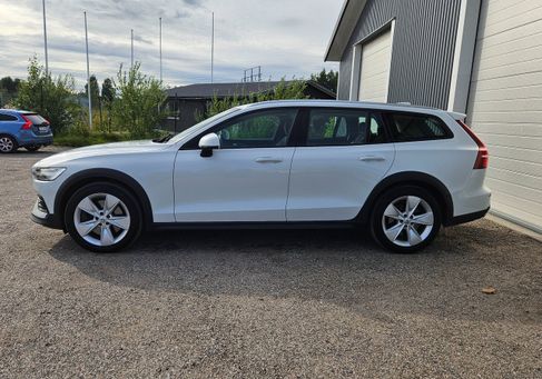 Volvo V60 Cross Country, 2020