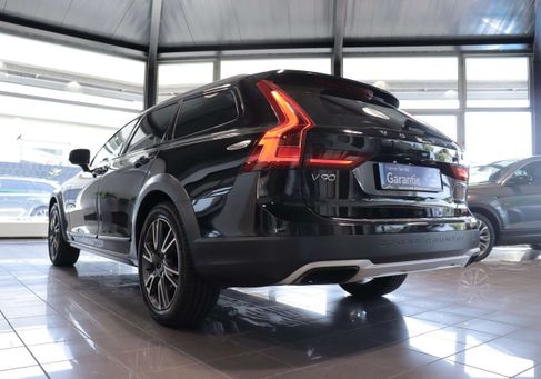 Volvo V90 Cross Country, 2018