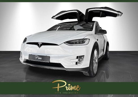 Tesla Model X, 2017