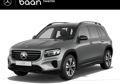 Mercedes-Benz GLB 200, 2025