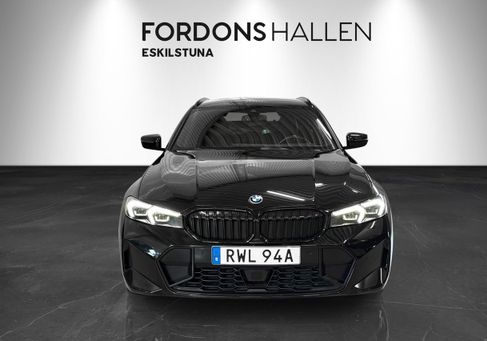 BMW 330, 2024