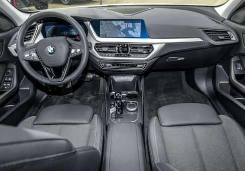 BMW 118, 2023