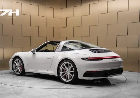 Porsche 911, 2023