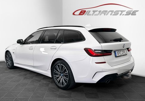 BMW 330, 2022