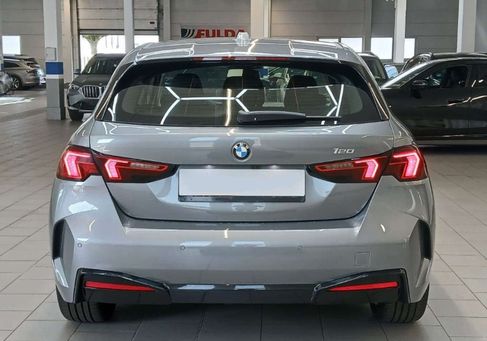 BMW 120, 2025
