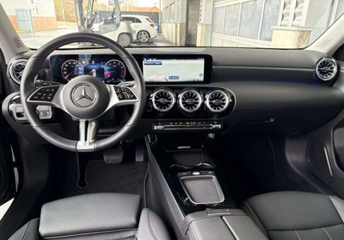 Mercedes-Benz A 200, 2023